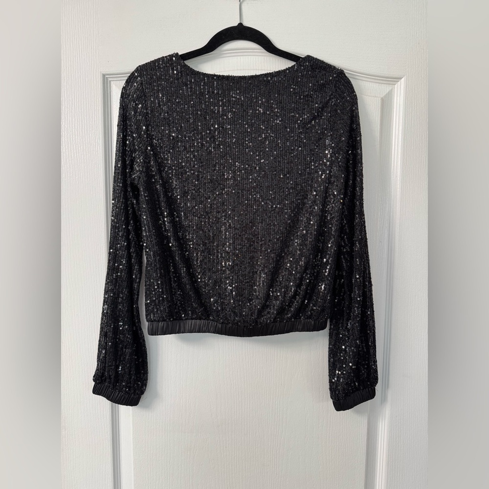 Mittoshop: Out on the Town Black Sequined CrossoverTop with privacy snap - Picture 5 of 9